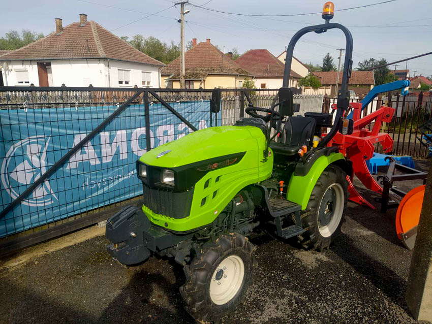 TZ-AGROGÉPEK Kft., Mezőgazdasági gépek széles választékban